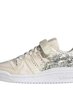 Жіночі кросівки adidas forum