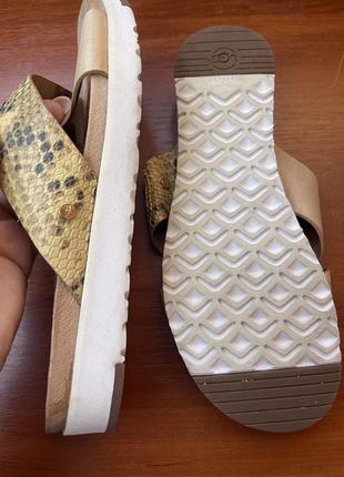 Шкіряні брендові шльопанці ugg