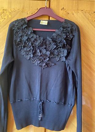 Чорна кофтинка