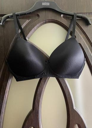 Шикарний, базовий, бюстгальтер, в чорному, кольорі, без кісточок, від дорогого бренду: m&s 👌