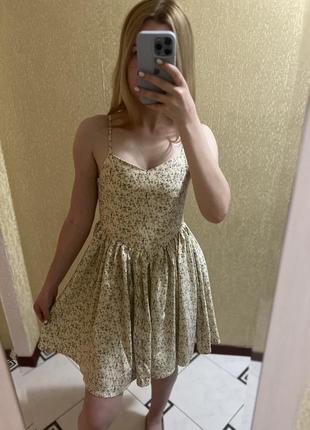 Платье в цветочный принт