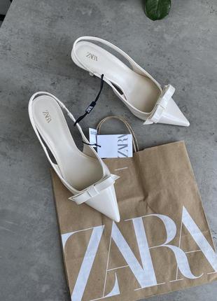 Лаковані туфлі на підборах із бантом zara