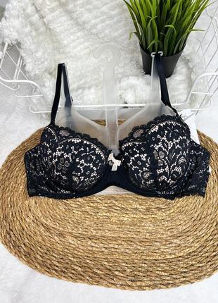 Красивий бюстгальтер hunkemoller