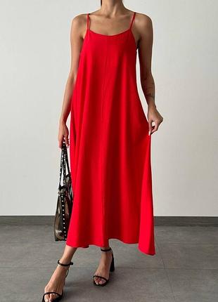 Легкий летний льняной сарафан миди на бретельках свободного кроя из льна