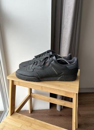 Кроссовки adidas yeezy calabasas