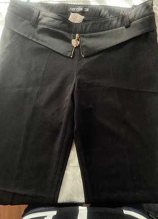 Брюки со стрелками без карманов