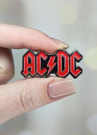 Металлический значок, пин "ac/dc" (знач0761)