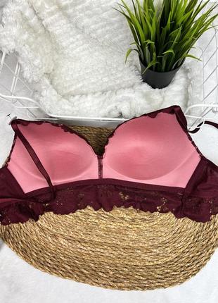 Хороший кружевной бюстгальтер hunkemoller