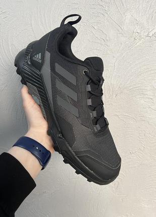 Оригінальне взуття кросівки adidas