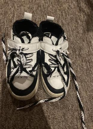 Джинсовые куртки,сарафан,комбез,куртки