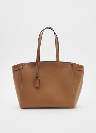Сумочка з контрастною прострочкою reserved коричнева жіноча актуальна сумка вмістка