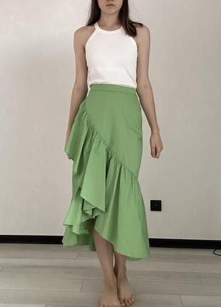 Зеленая юбка с воланами