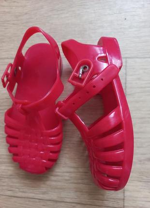 Босоножки для девочки next