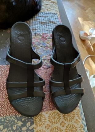 Босоніжки crocs
