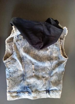Джинсовые жилетки divided 2