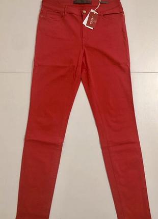 Эластичные брюки guess. skinny высокая посадка