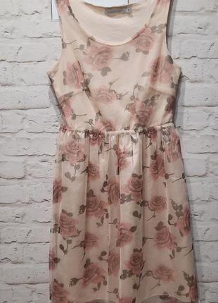 Платье нюдовое с розами