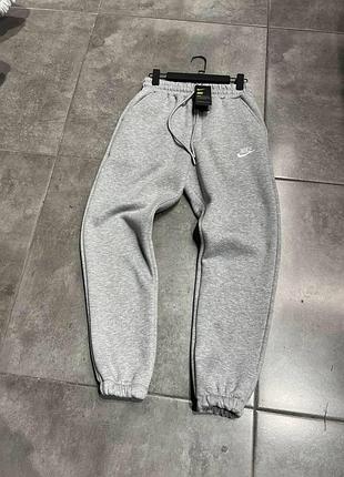 Спортивные штаны