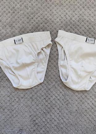 Комплект белых трусиков