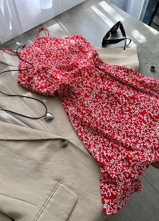 Сукня червона у квітковий принт zara