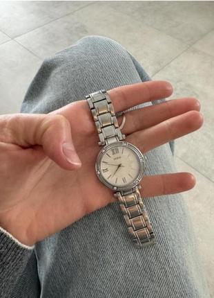 Часы с браслетом серебряным guess оригинал 30 мм