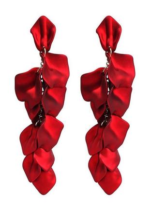 Сережки довги червоні пелюстки
