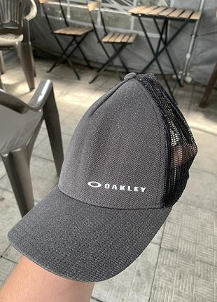 Кепка oakley