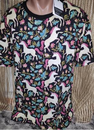 Стильная футболка