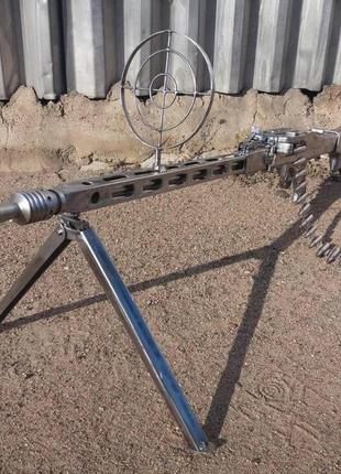 Кованый настенный светильник в виде скелета с оружием