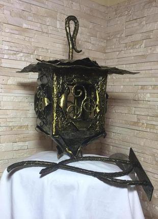 Кованый бра ручной работы в виде фонаря