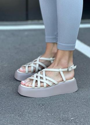 Босоножки на платформе женские бежевые супер качество5 фото