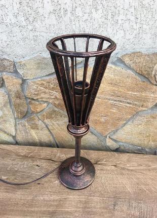 Кованый настенный светильник ручной работы в виде факела