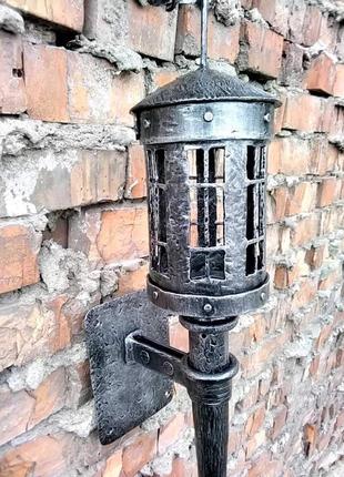 Замковый бра в средневековом стиле в виде факела