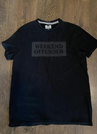 Футболка weekend offender