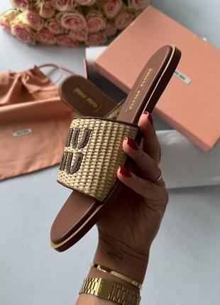 Трендові тапочки miu miu