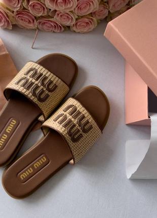 Трендові тапочки miu miu