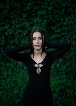 Чокер с жемчужинкой-черепом ручной работы и атласной лентой