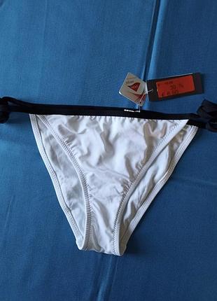 Білі плавки з чорними завʼязками від calzedonia