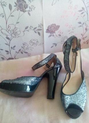 Новые гламурные босоножки 37 размер итальялия3 фото