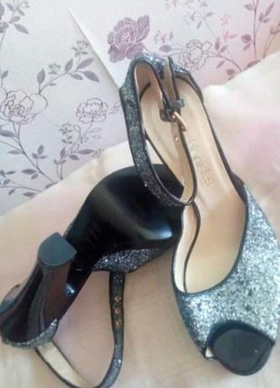 Новые гламурные босоножки 37 размер итальялия4 фото