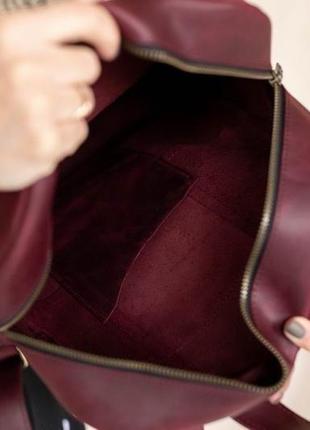 Женский городской рюкзак  из натуральной винтажной кожи бордового цвета7 фото