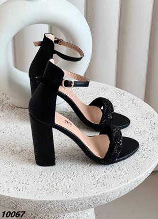 Женские босоножки