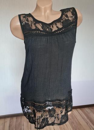 Чорна майка цікава спинка