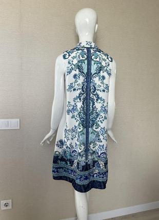 Красивое платье на пуговицах lipsy