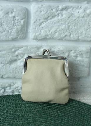 Монетниця з натуральної шкіри.