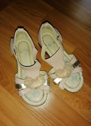 Босоножки кожа 25/26