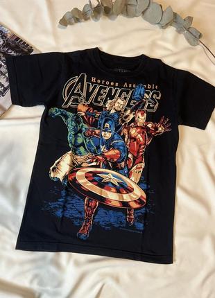 Футболка з принтом месники avangers