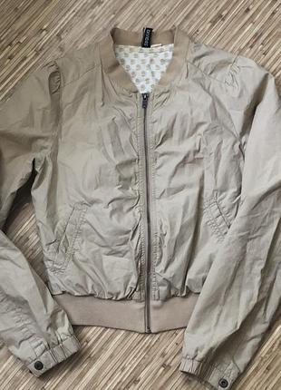 Бомбер ветровка