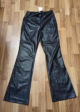 Брюки з екошкіри з біркою новенькі 14 розмір утеплені флісом шкірзам