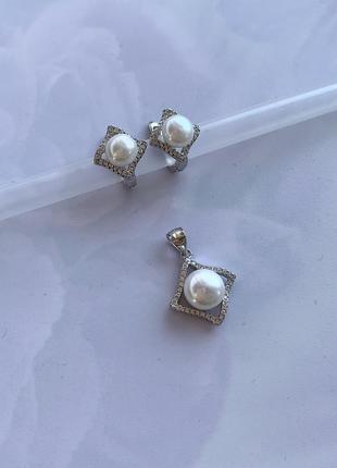 Трендовий срібний комплект сережки та кулон із натуральними перлами "геометрія".1 фото